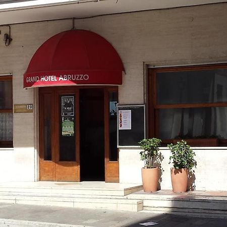 Grande Albergo Abruzzo Chieti Buitenkant foto