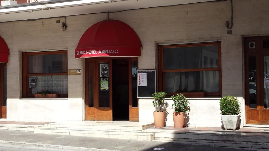 Grande Albergo Abruzzo Chieti Buitenkant foto